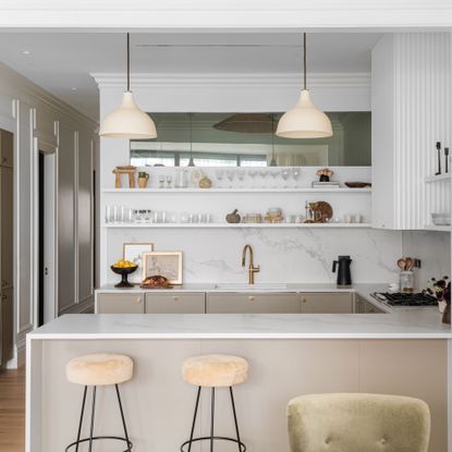 Stunning Clutter-Free Home Ideas Penthouse Green image