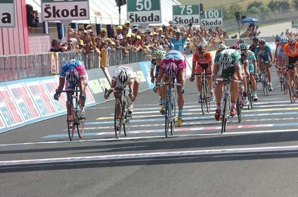 A close sprint.