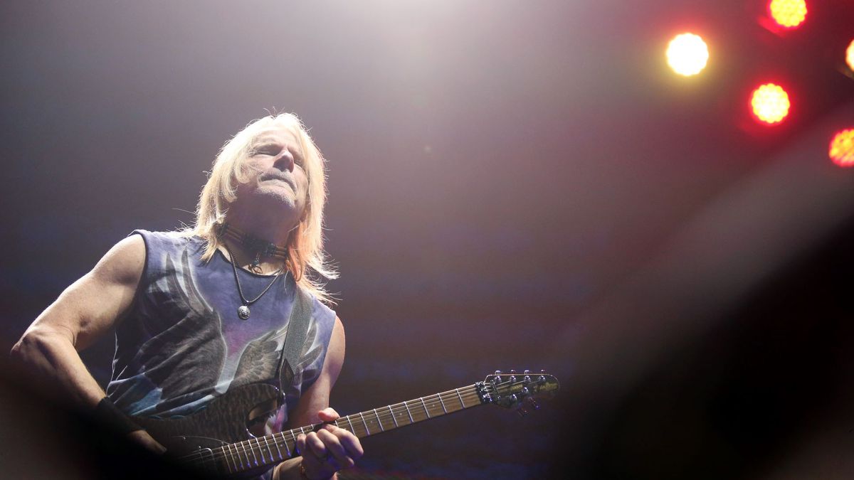 Steve Morse of the British rock band Deep Purple performs during a concert as part of their &#039;The Long Goodbye Tour&#039; at St Petersburg&#039;s Ice Palace in 2018