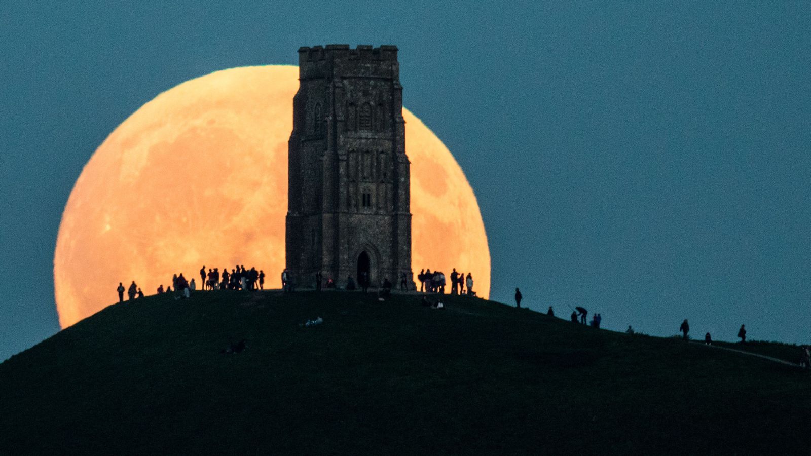 Super Blood Moon Photos - Combination Supermoon and Lunar Eclipse ...