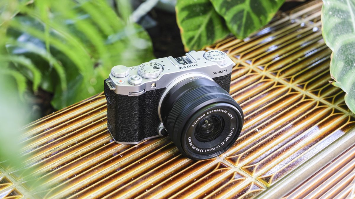 Fujifilm’s new X-M5 is a feature-rich beginner mirrorless camera that lacks one key thing