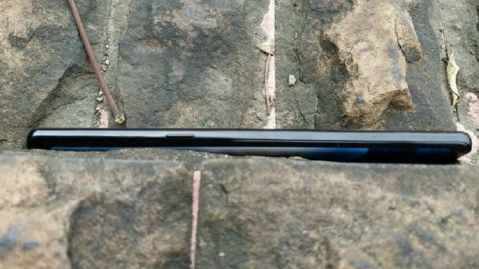 The power button on the other side of the Samsung Galaxy Note 8. Credit: Weibo