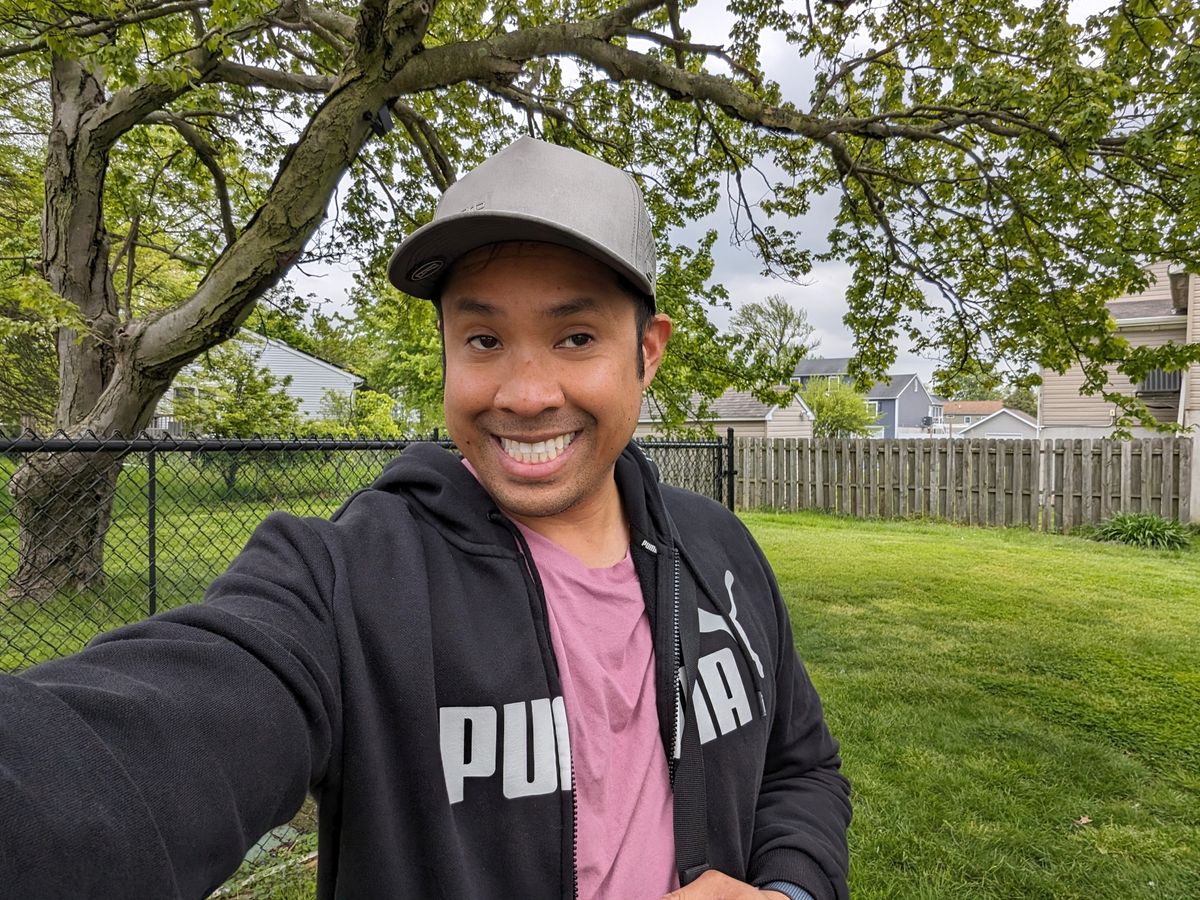 Google Pixel 8 Pro selfie sample.