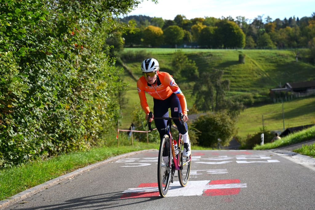 2024 Road World Championships: Demi Vollering during the elite women&#039;s TT