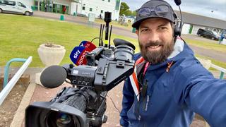 With the Versine 360, it’s like the head anticipates my movement. I can follow a player, horse, or car seamlessly without that initial stiffness or hesitation.