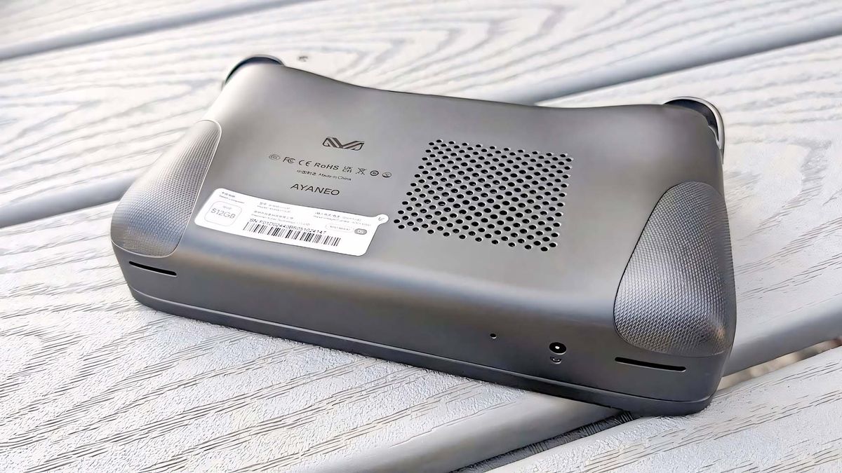 AYANEO Flip DS vents.