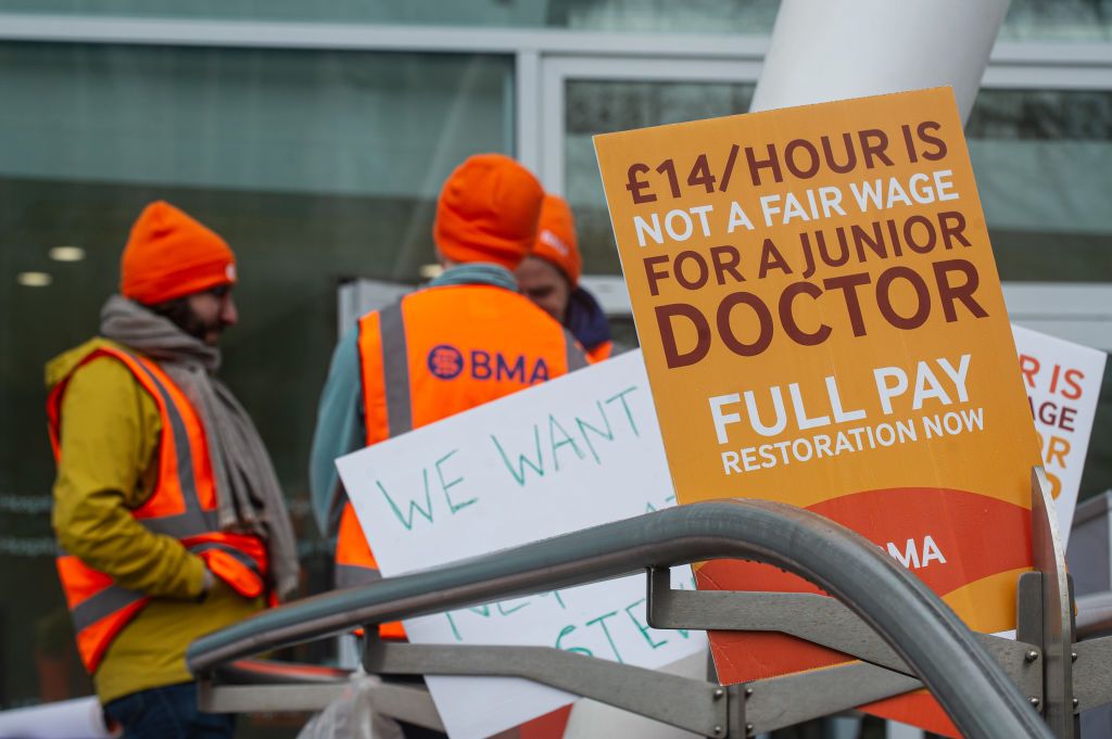 What Streetings Saying About Englands Doctor Strike - gali3z1