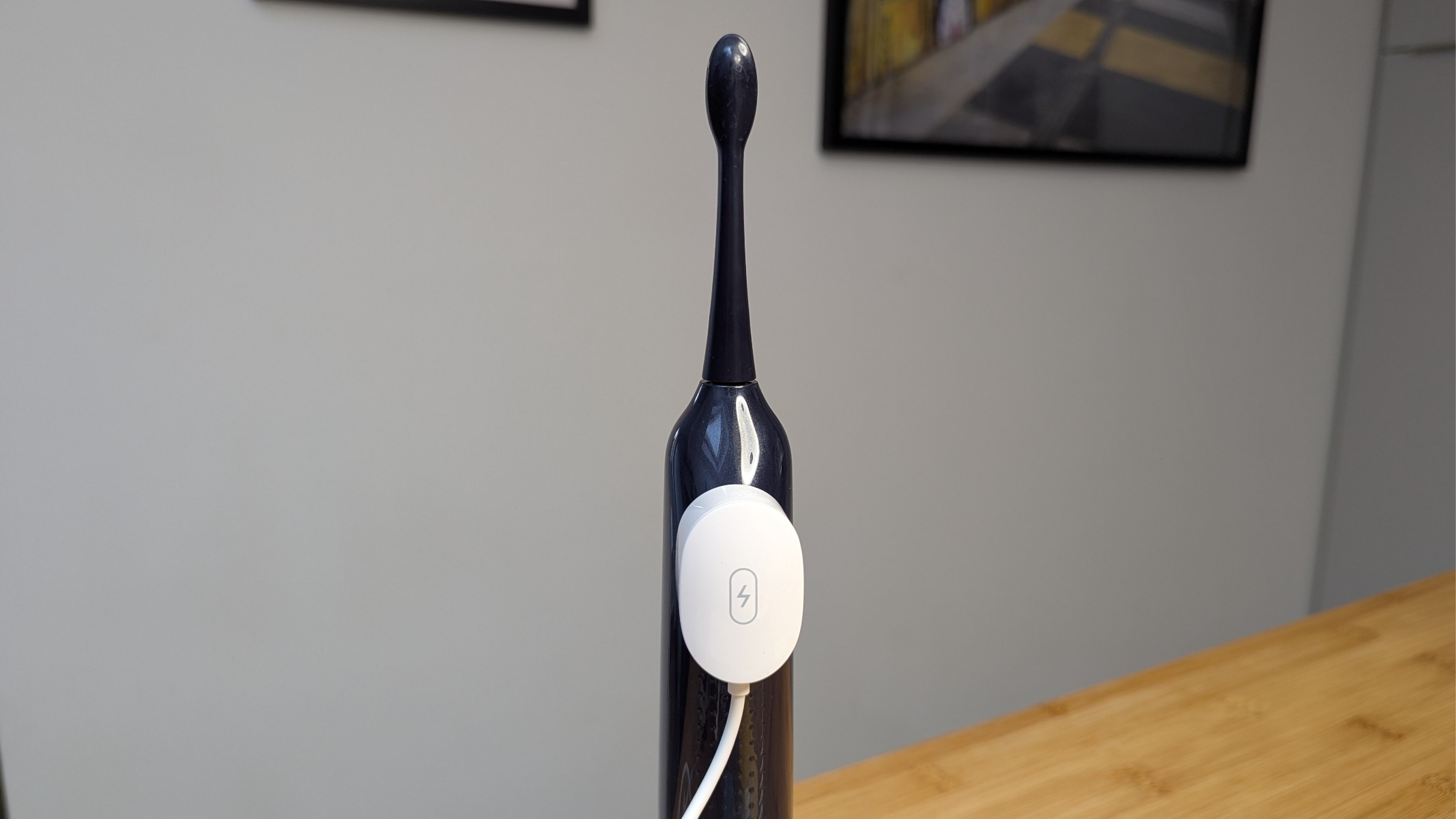 Soocas Neos II toothbrush during review