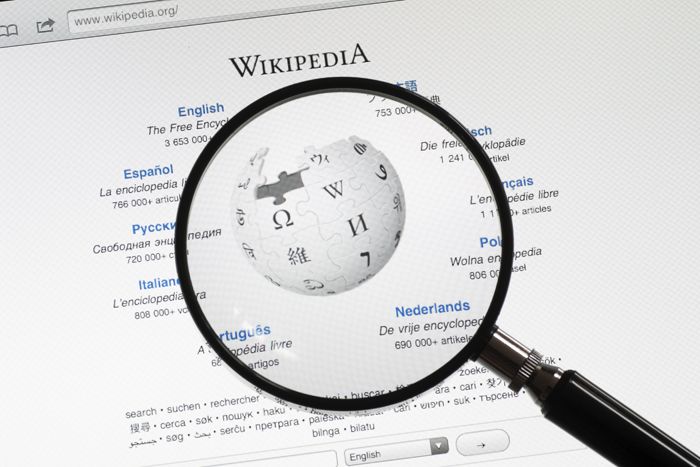 using Wikipedia to forecast infectious disease outbreaks