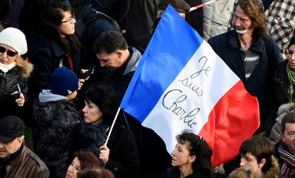 Hundreds of thousands rally in Paris following terror attacks