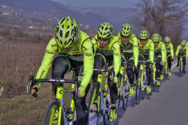 The 2012 MCipollini-Giambenini-Gauss team in full flight.