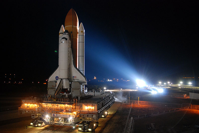atlantis space shuttle night launch