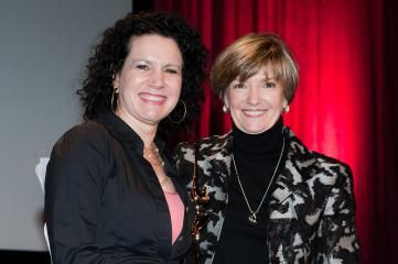257367-Susie_Essman_l_of_HBO_s_Curb_Your_Enthusiasm_presents_the_Wonder_Woman_award_to_Diane_Tryneski_SVP_at_HBO__0.jpg