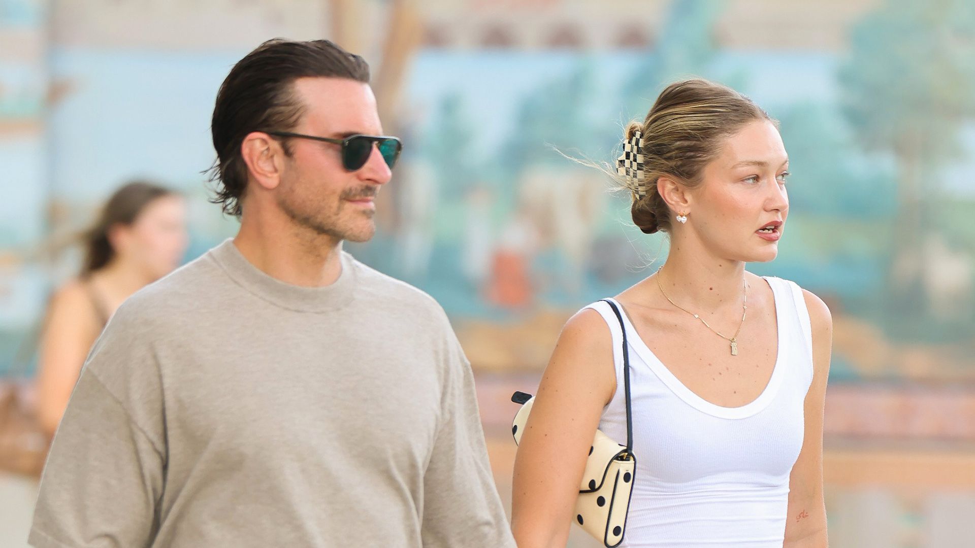 It's a Fact: The Women of Paris and Los Angeles Are All Wearing This Low-Key Date-Night Outfit
