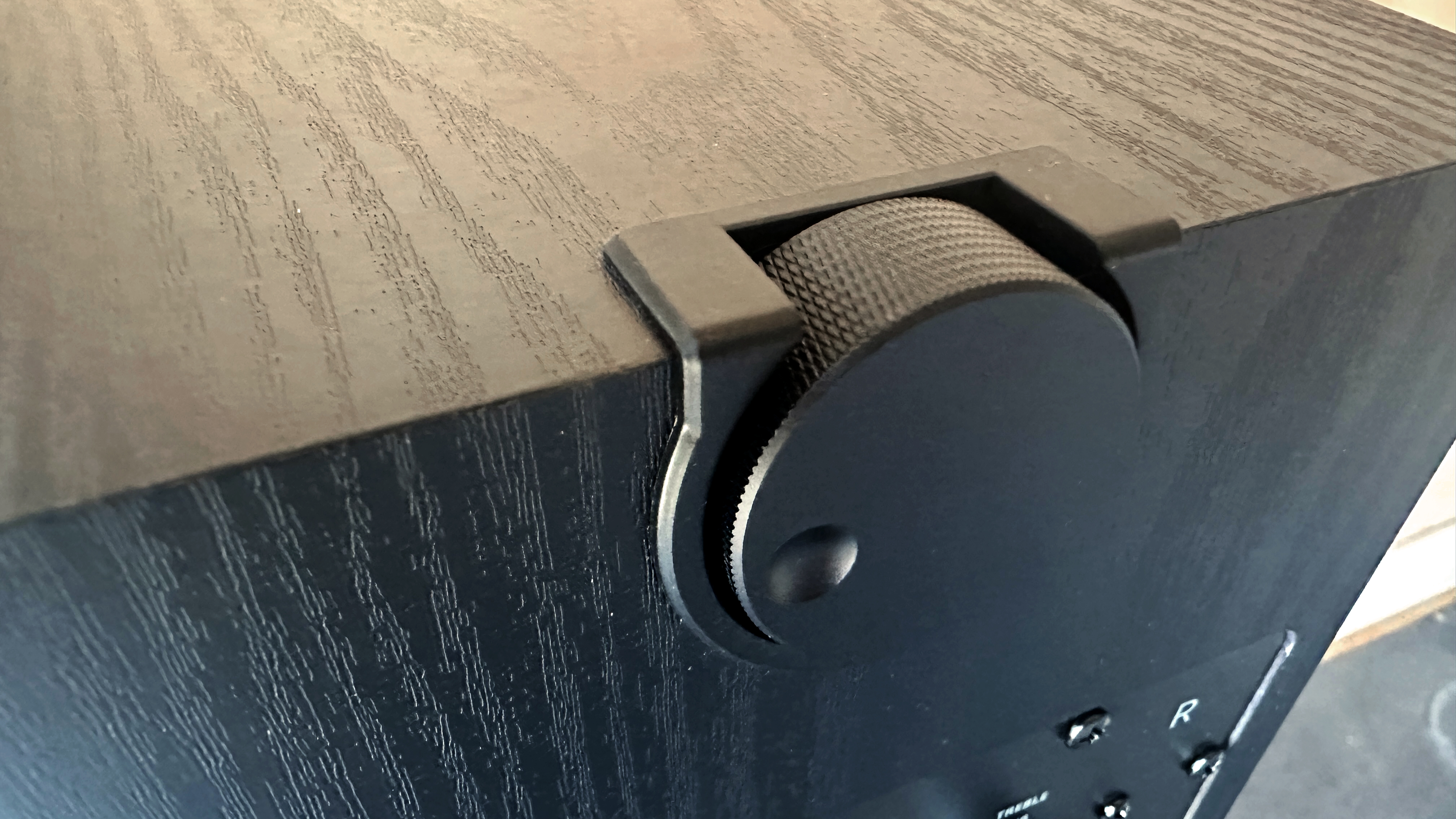 Fluance Ri71 powered bookshelf speakers