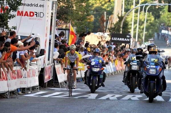 Vasili Kiryienka (Tinkoff) struggles in for second.