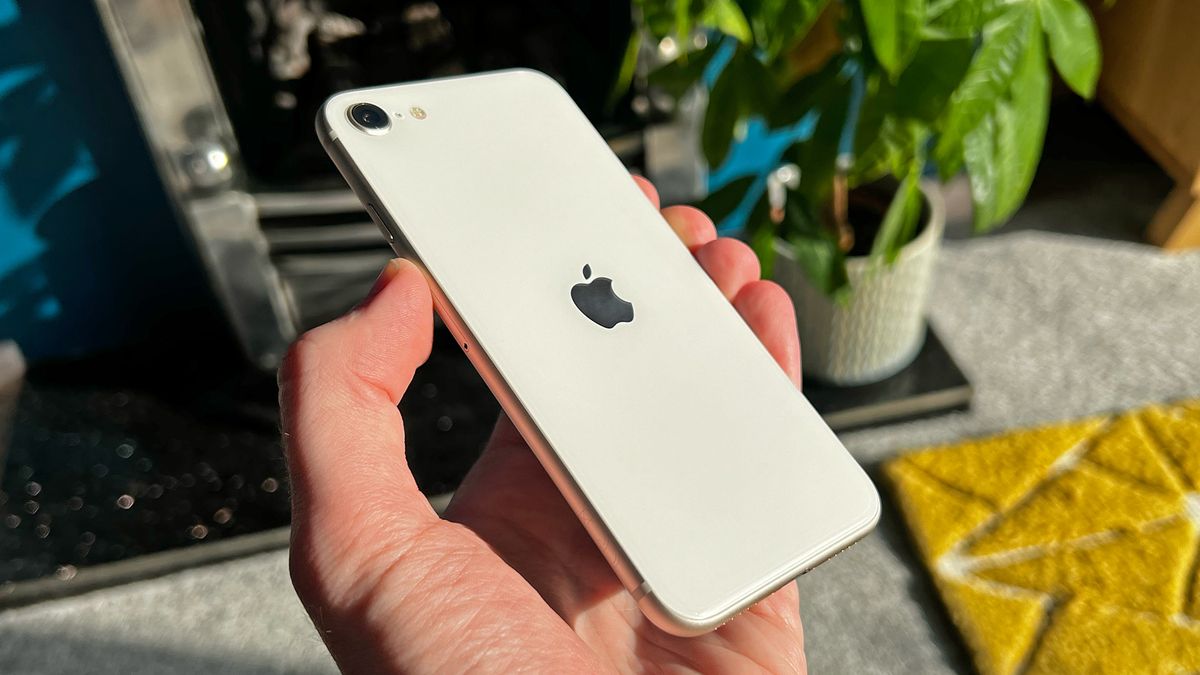 Apple iPhone SE 2022 review