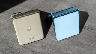 The Motorola Razr 2024 hinge next to the Galaxy Z Flip 6 hinge