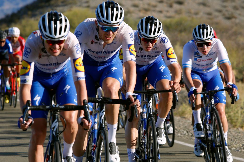 Deceuninck-QuickStep were pressed into action to protect Remco Evenepoel&rsquo;s overall lead after echelons formed on stage 5