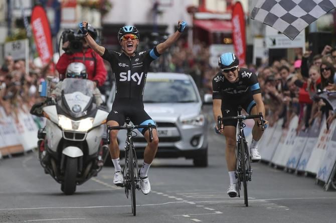 Peter Kennaugh beats Ben Swift to the line