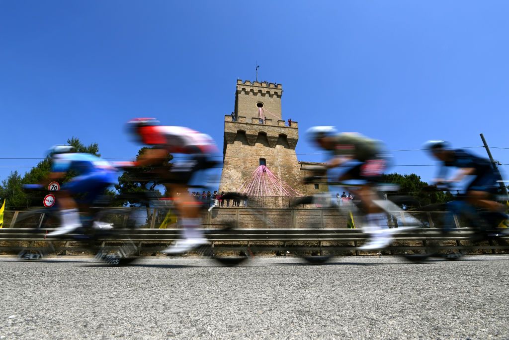 JESI ITALY MAY 17 A general view of the peloton competing during the 105th Giro dItalia 2022 Stage 10 a 196km stage from Pescara to Jesi 95m Giro WorldTour on May 17 2022 in Jesi Italy Photo by Tim de WaeleGetty Images