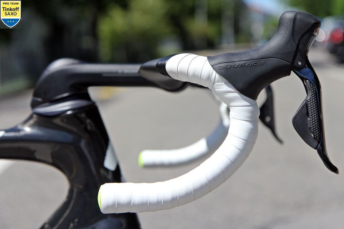 Peter Sagan's Specialized Venge ViAS includes Shimano DuraAce Di2 shifting - do you see any cables or wires?