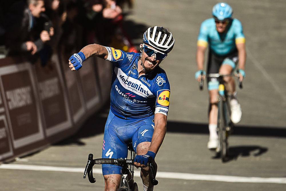 Julian Alaphilippe wins the 2019 Strade Bianche ahead of Jakob Fuglsang