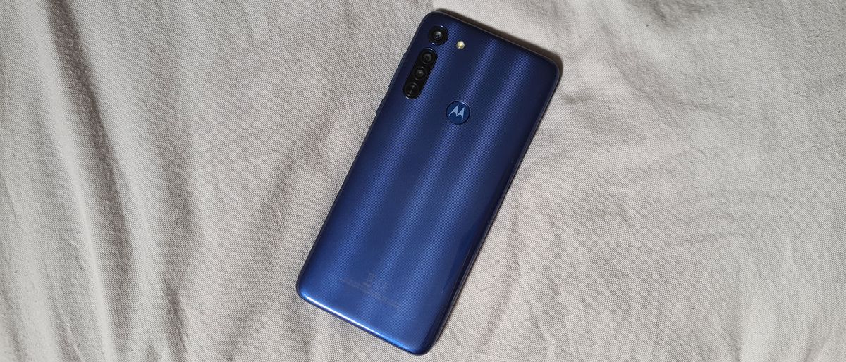 Moto G8