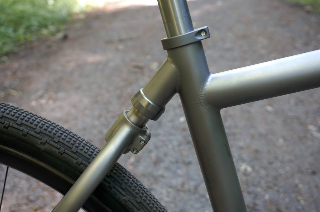Moots Routt YBB< rear-suspension gravel bike