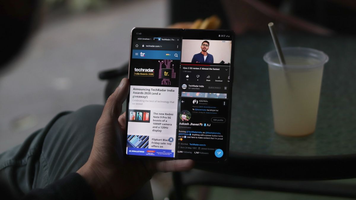 Samsung Galaxy Z Fold 2