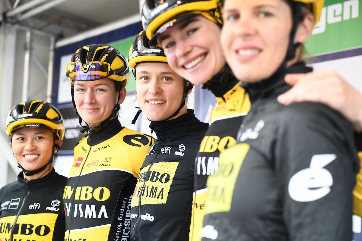 Picture by Simon Wilkinson/SWpix.com - 09/06/2022 - Cycling - The Women&acirc;s Tour 2022 - Stage Four - Wrexham to Welshpool, Wales - Team Jumbo Visma with Coryn Labecki, Teuntje Beekhuis, Romy Kasper, Riejanne Markus and Karlijn Swinkels before stage 4