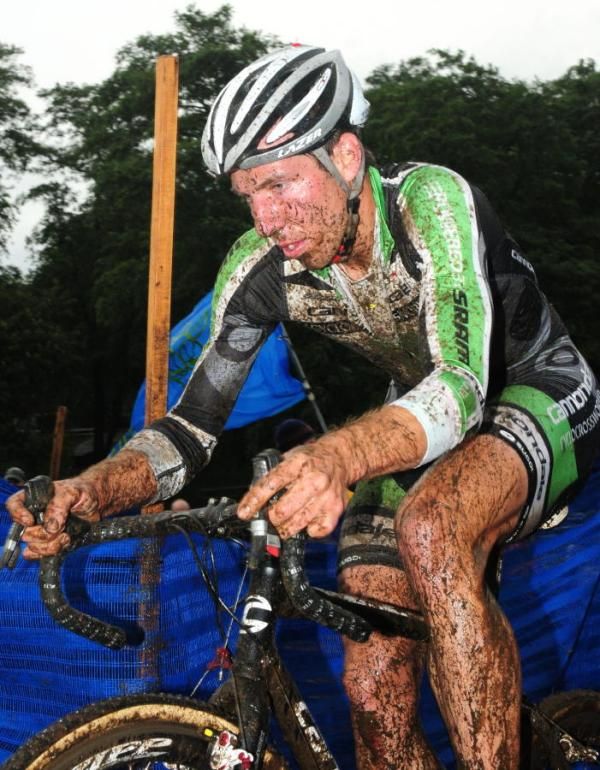 Jeremy Powers (Cyclocrossworld.com) riding a section of course that everyone else was running