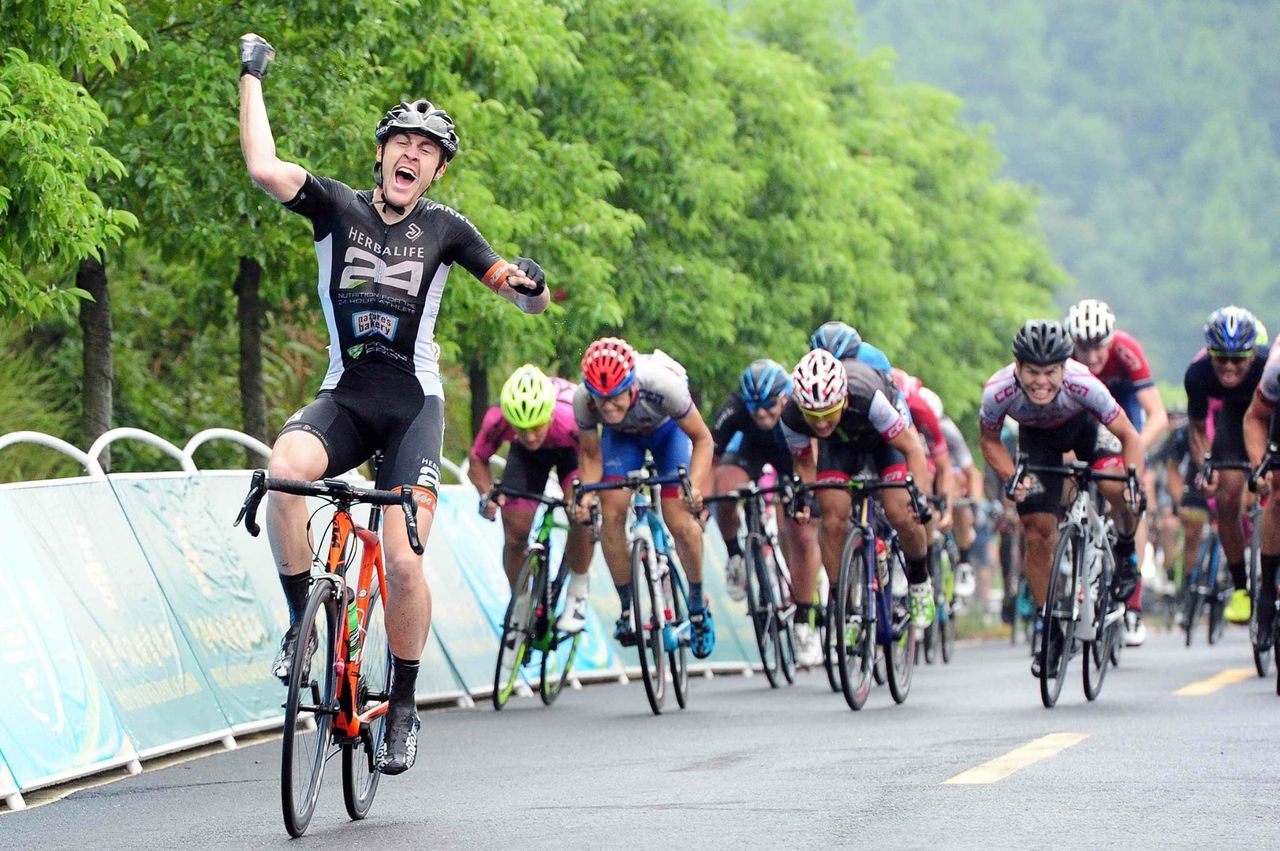 Sam Bassetti wins in China
