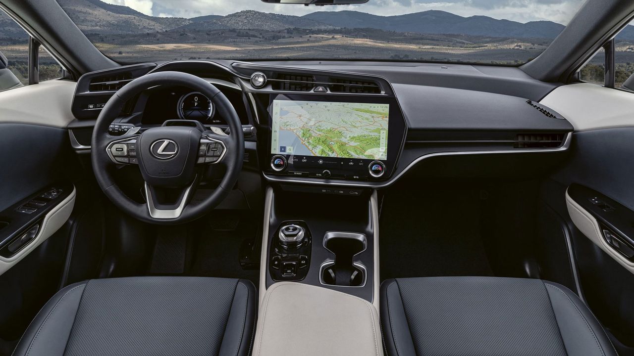 Traditional steering wheel in the Lexus RZ 450e