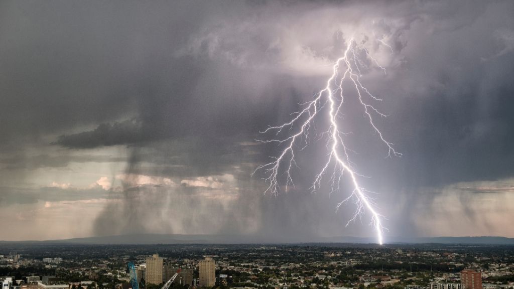 Scientists investigate the mystery of the ‘thunderstorm’ that sent thousands of people to the ER