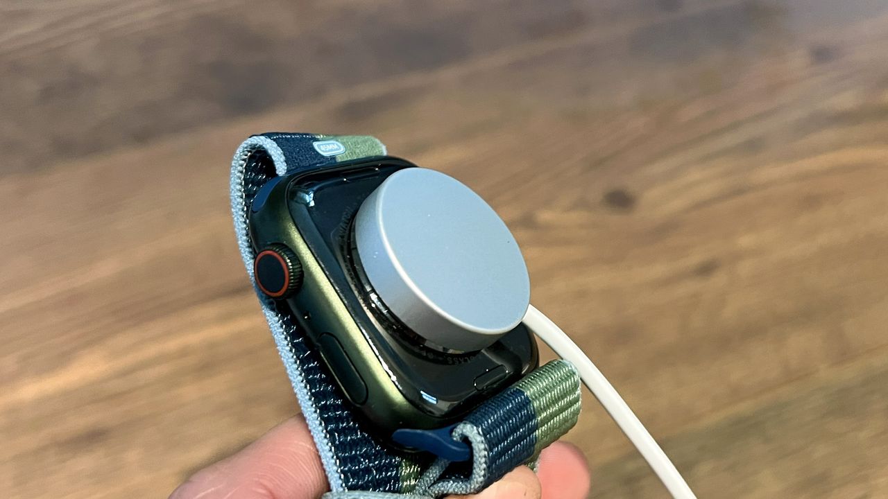 Apple Watch Series 7 images of watch on test