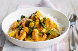 Meals under 300 calories: Prawn and squash curry