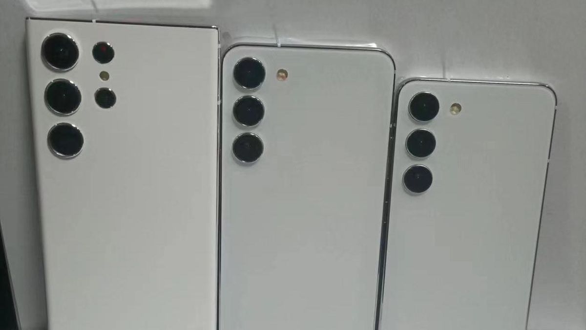 Leaked Galaxy S23 dummy units reveal small changes, familiar design