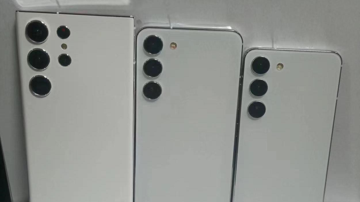 The leaked dummy units for the upcoming Galaxy S23 series.