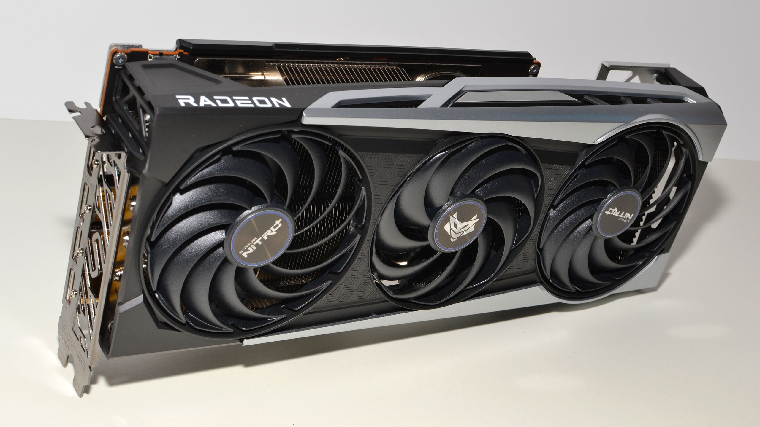 Sapphire Unveils Reference-design Radeon RX 6800 XT and RX 6800