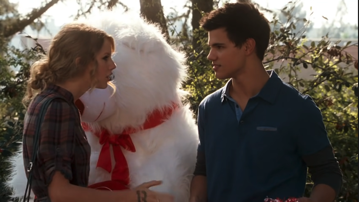 Taylor Swift and Taylor Lautner in Valentine&#039;s Day