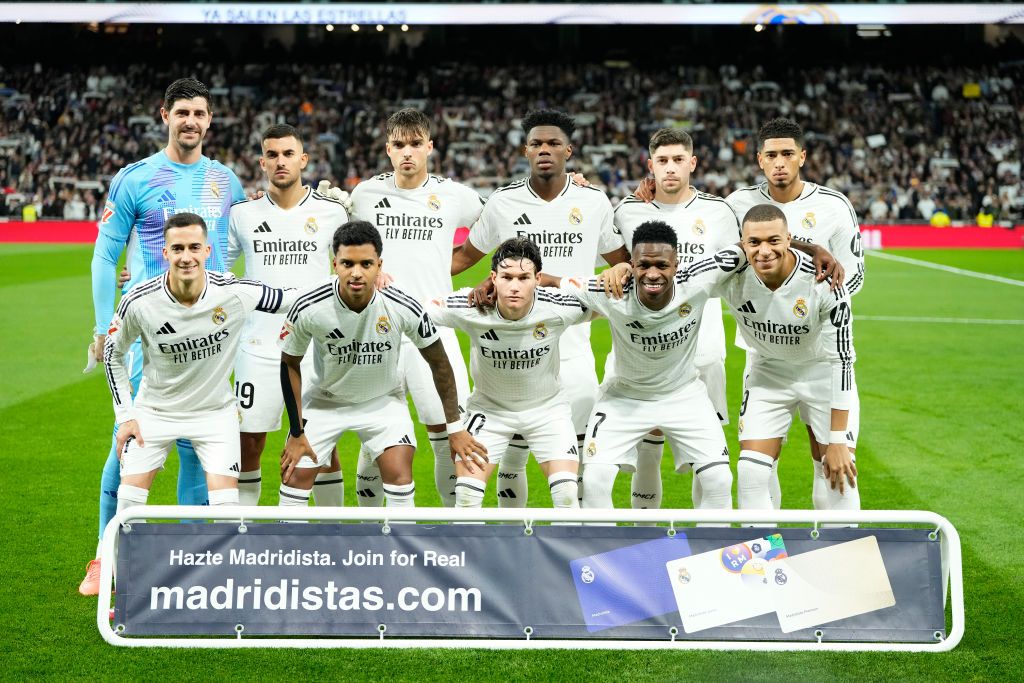 Real Madrid line up (L-R) Thibaut Courtois, David Alaba, Eder Militao, Federico Valverde, Casemiro, Karim Benzema, Miguel Ortega Gutierrez, Gareth Bale, Isco Alarcon, Daniel Carvajal, Vinicius Junior during the La Liga Santader match between Real Betis and Real Madrid CF at Estadio Benito Villamarin on August 28, 2021 in Seville, Spain. (Photo by Jose Breton/Pics Action/NurPhoto via Getty Images) Arsenal