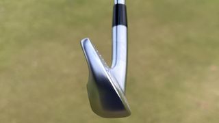 Photo of the Mizuno JPX 925 Forged Iron from the toe angle