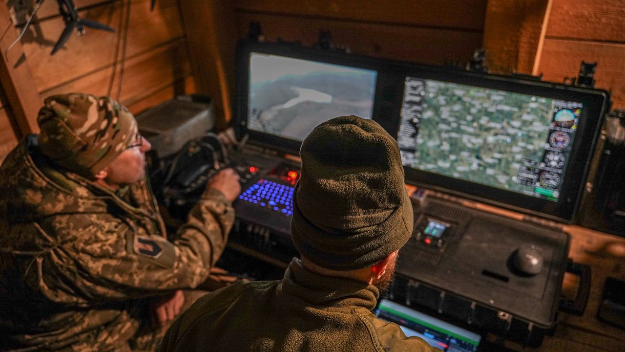 Ukrainian field operatives use targeting software