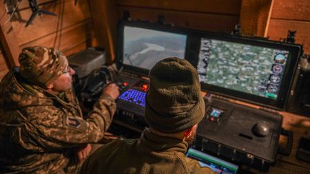 Ukrainian field operatives use targeting software