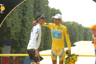 Alberto Contador (Astana) accepts the congratulations of the gallant Andy Schleck (Saxo Bank)