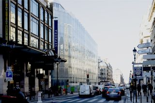 white and ethereal architecture work by SANAA, Samaritaine,France (c)SANAA