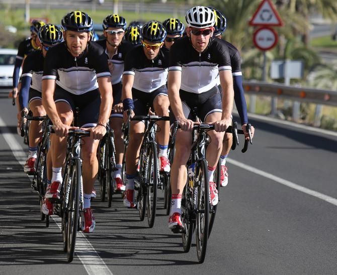 The TinkoffSaxo team is training in plain clothig before their team presentation
