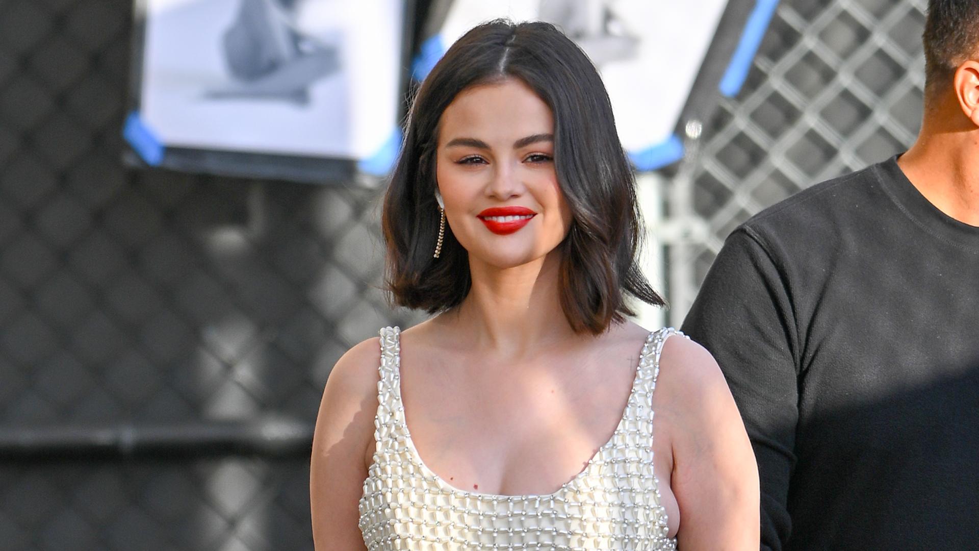 Selena Gomez celebrated her bridal shower in a pearl little white dress from Retrofête