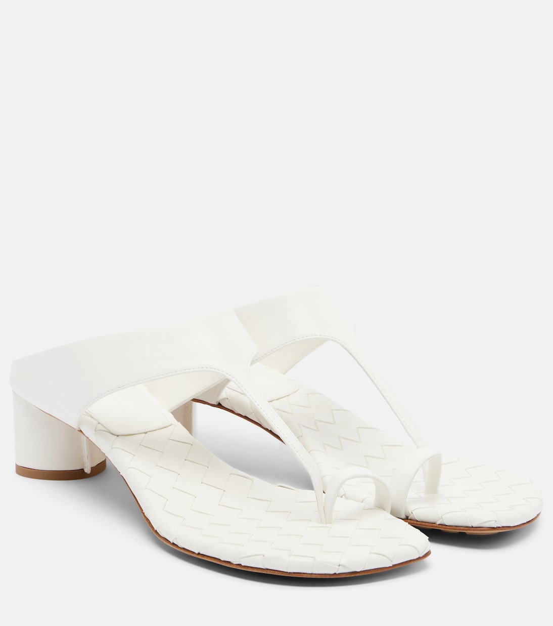 Livia Intrecciato Leather Thong Sandals in White - Bottega Veneta